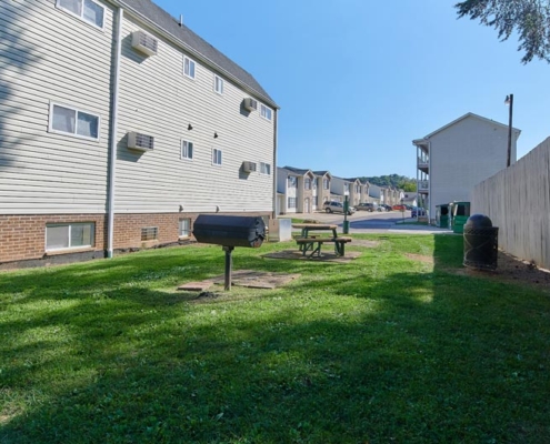 The Ridge Apartments and Townhomes Outdoor Area Detail